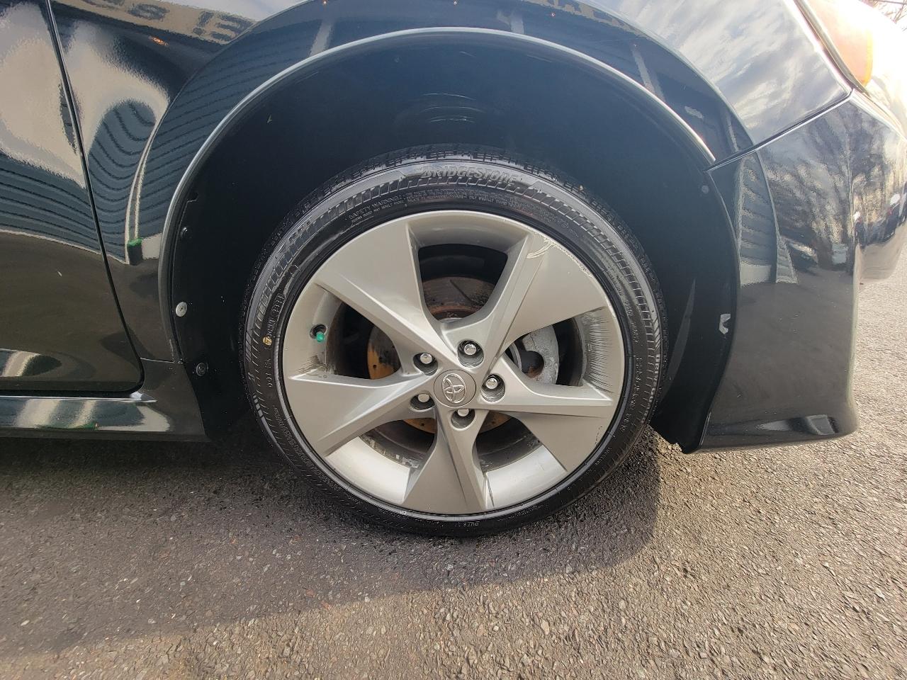 Toyota Camry 4dr Sdn V6 Auto XLE (Natl) 2012