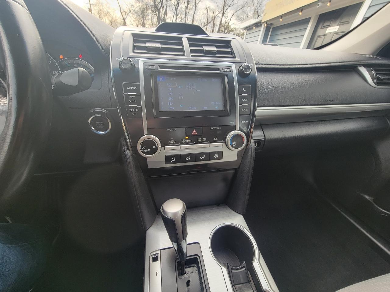 Toyota Camry 4dr Sdn V6 Auto XLE (Natl) 2012