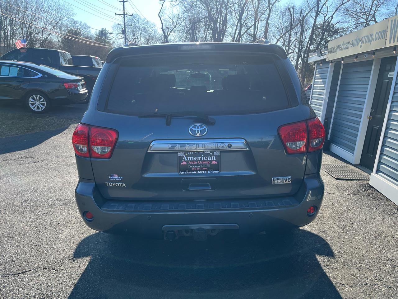 Toyota Sequoia 4WD LV8 6-Spd AT Ltd (Natl) 2010