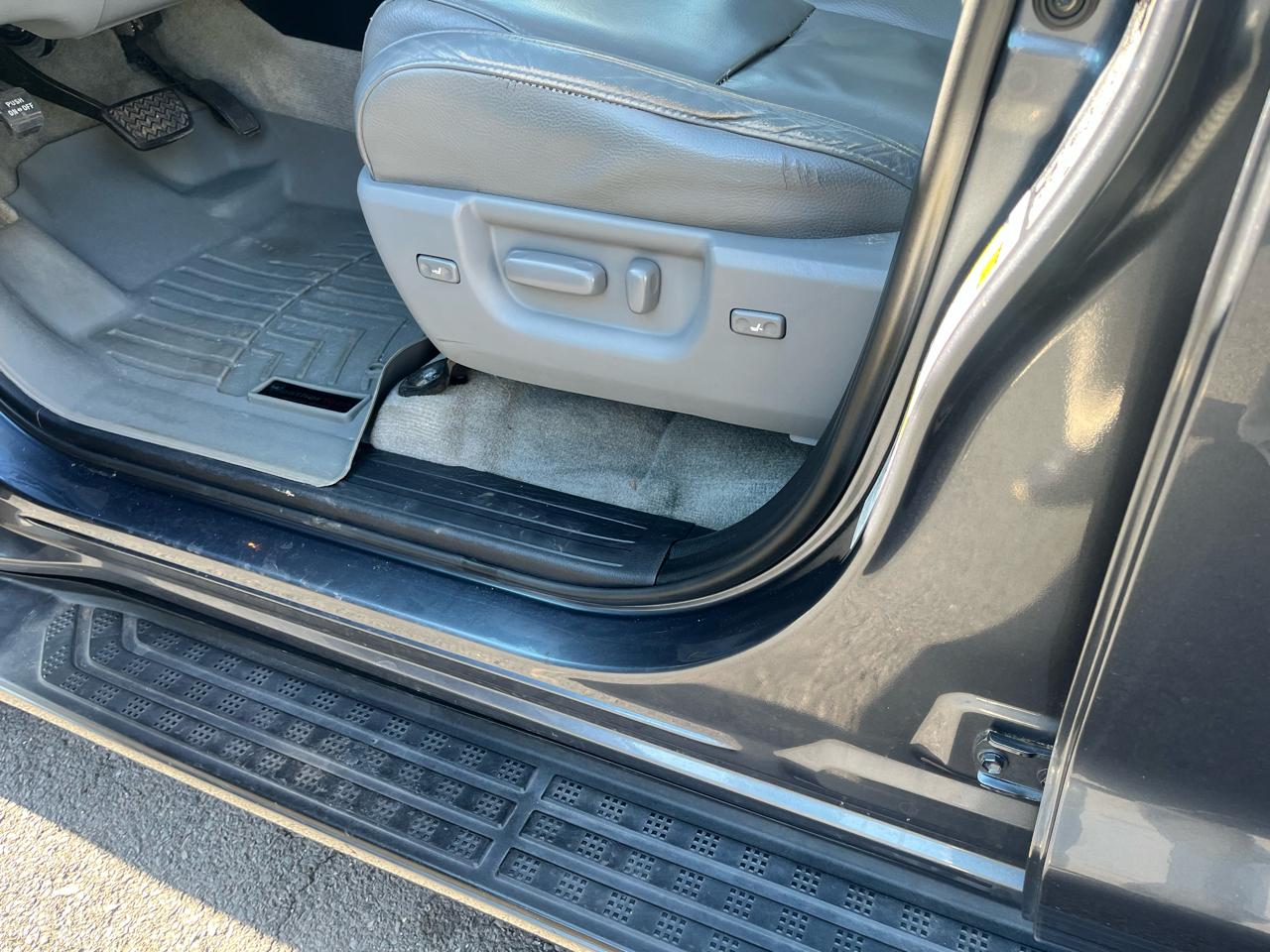 Toyota Sequoia 4WD LV8 6-Spd AT Ltd (Natl) 2010