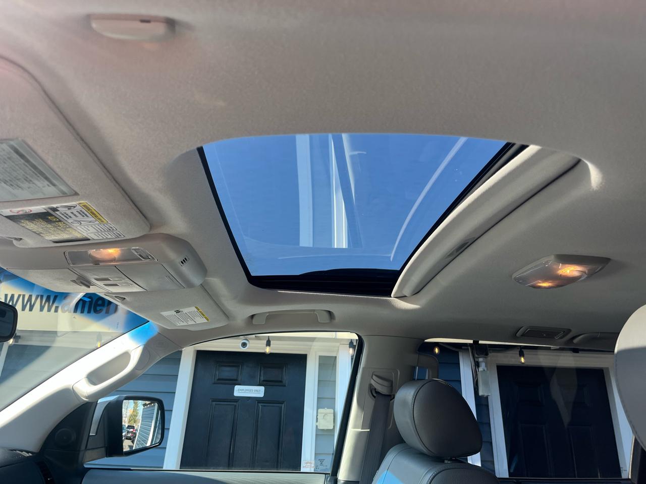 Toyota Sequoia 4WD LV8 6-Spd AT Ltd (Natl) 2010