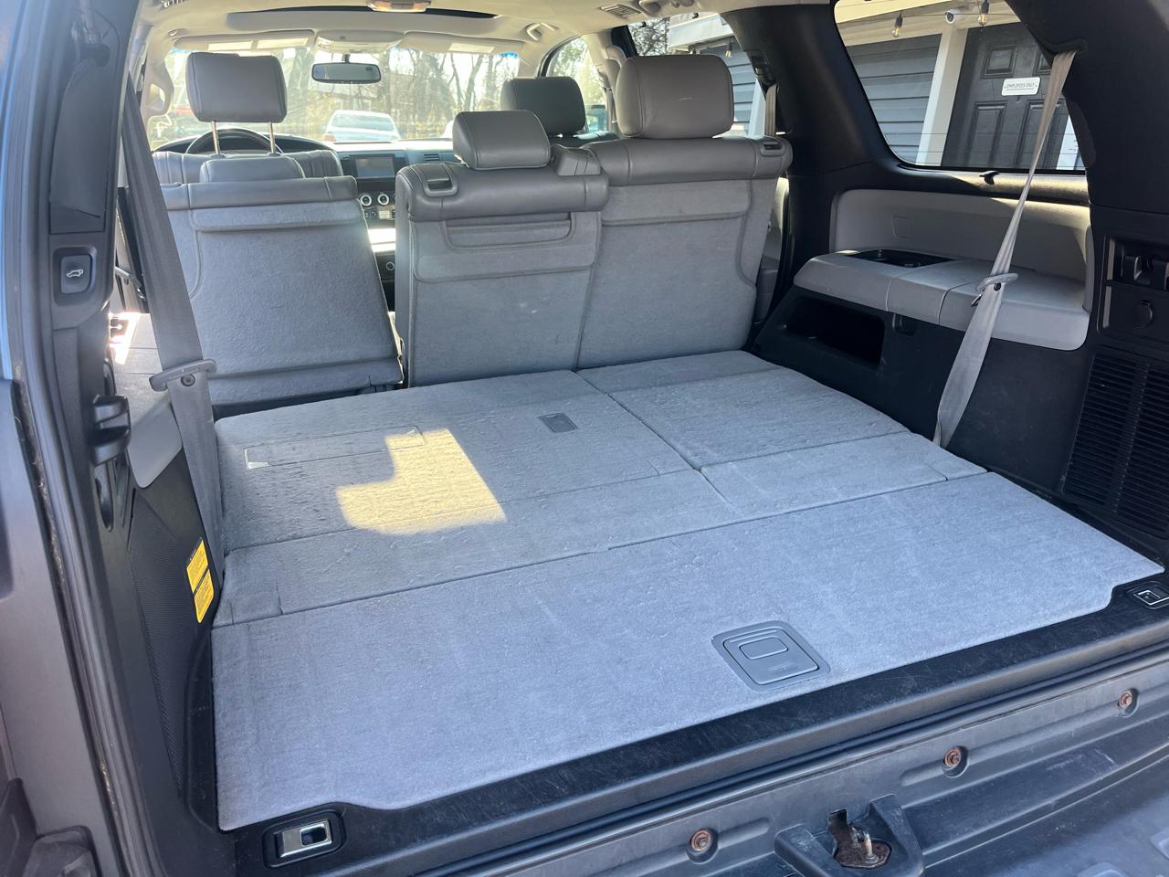 Toyota Sequoia 4WD LV8 6-Spd AT Ltd (Natl) 2010