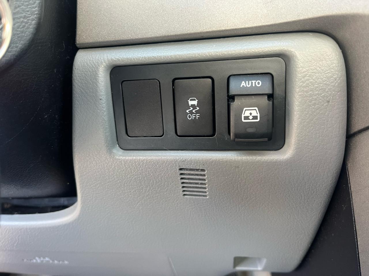 Toyota Sequoia 4WD LV8 6-Spd AT Ltd (Natl) 2010