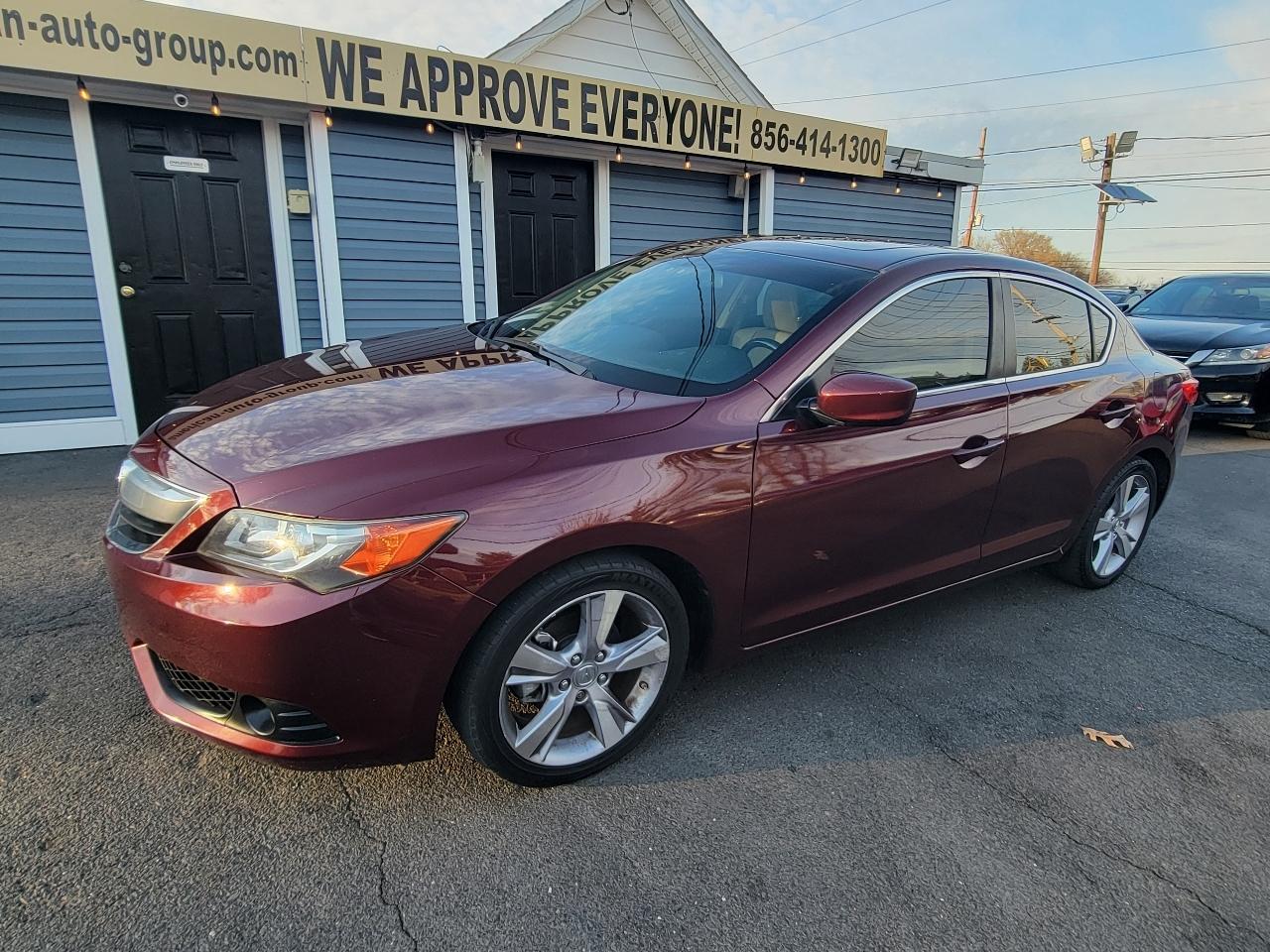 Acura ILX 4dr Sdn 2.0L Tech Pkg 2013