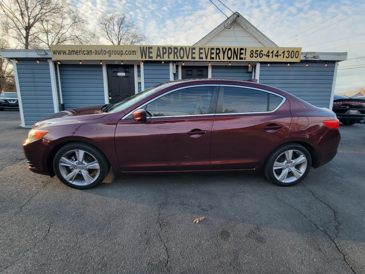 Acura ILX 4dr Sdn 2.0L Tech Pkg 2013