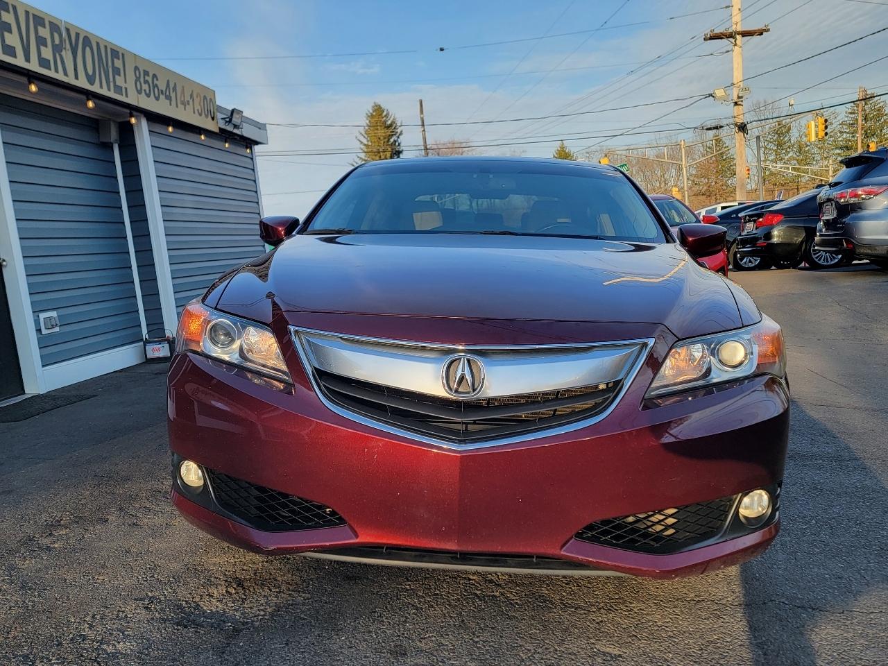 Acura ILX 4dr Sdn 2.0L Tech Pkg 2013
