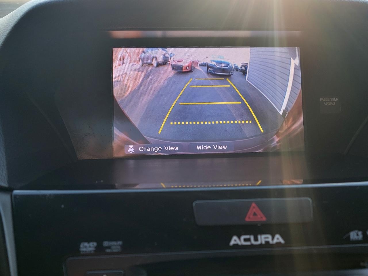 Acura ILX 4dr Sdn 2.0L Tech Pkg 2013