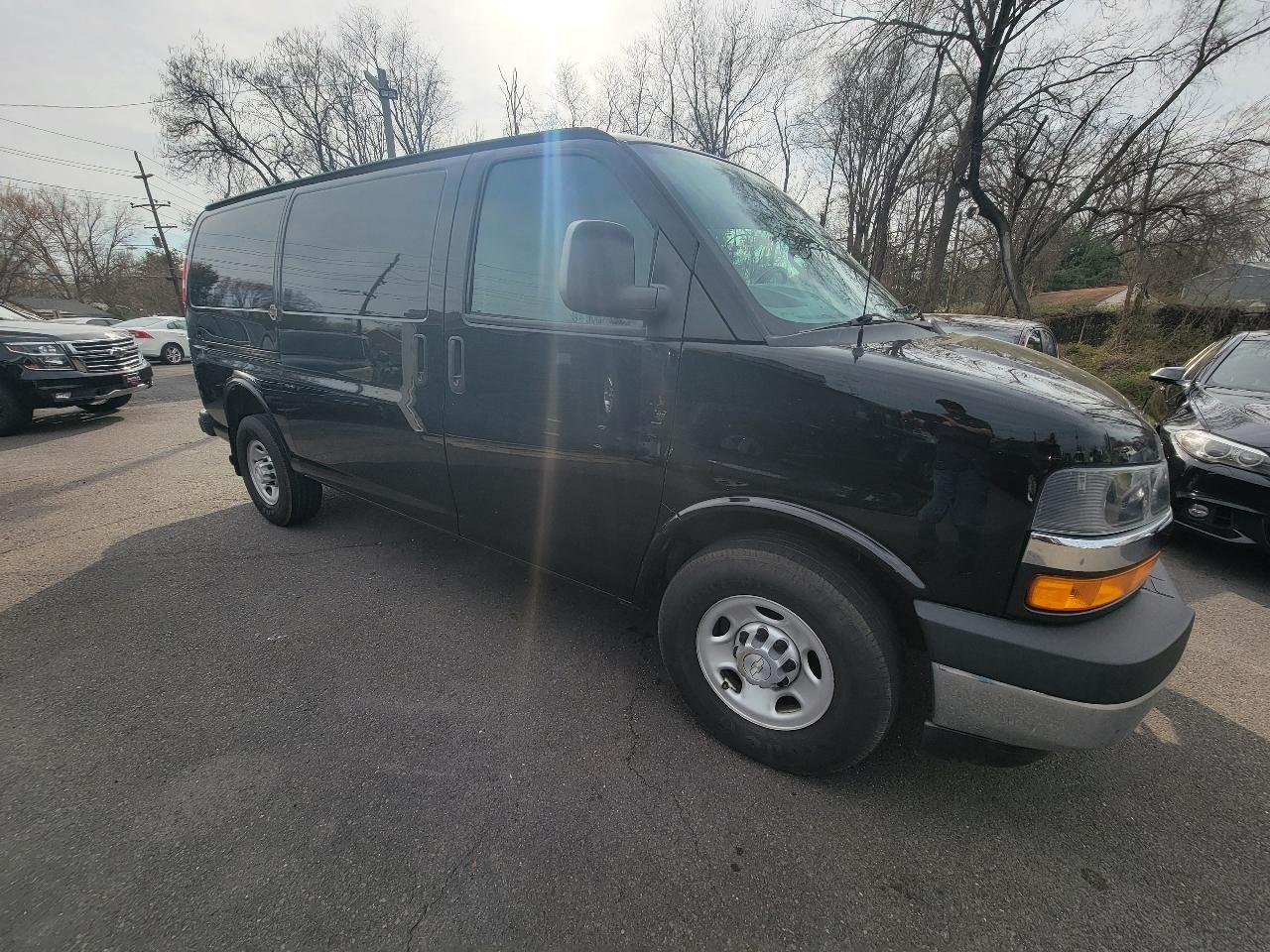 Chevrolet Express Cargo Van RWD 2500 135" 2018