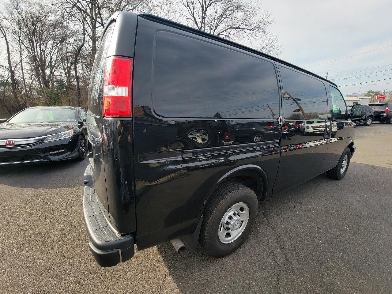 Chevrolet Express Cargo Van RWD 2500 135" 2018