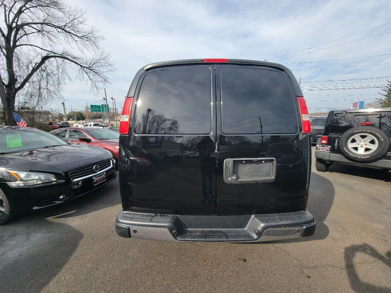 Chevrolet Express Cargo Van RWD 2500 135" 2018