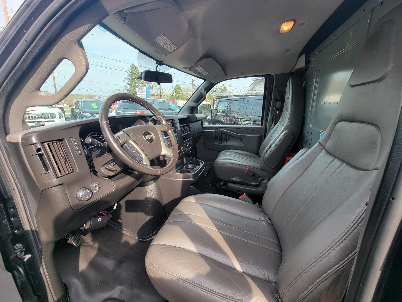 Chevrolet Express Cargo Van RWD 2500 135" 2018