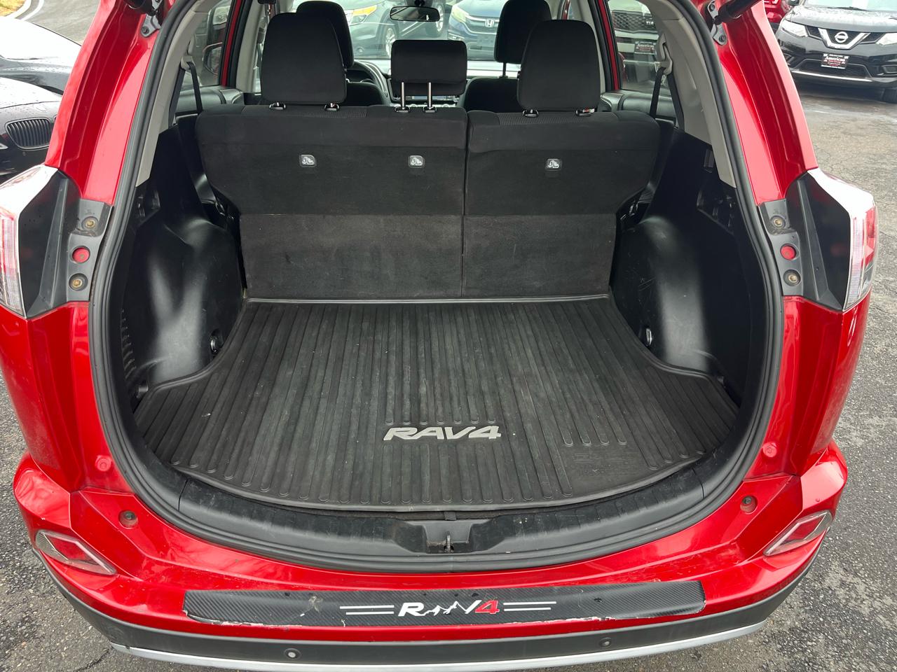 Toyota RAV4 AWD 4dr XLE (Natl) 2016