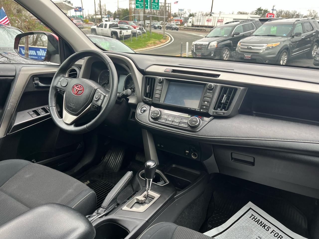 Toyota RAV4 AWD 4dr XLE (Natl) 2016