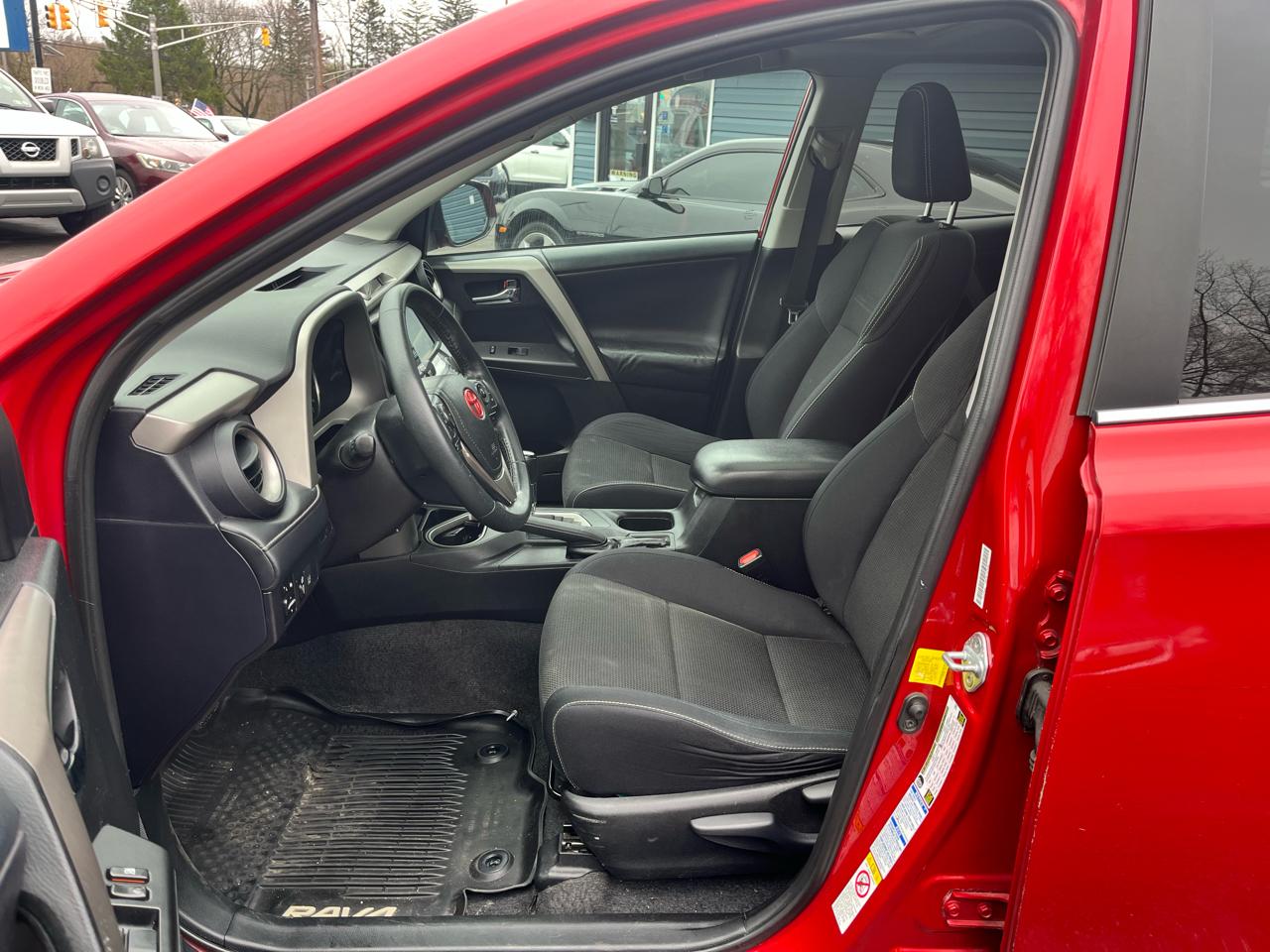 Toyota RAV4 AWD 4dr XLE (Natl) 2016