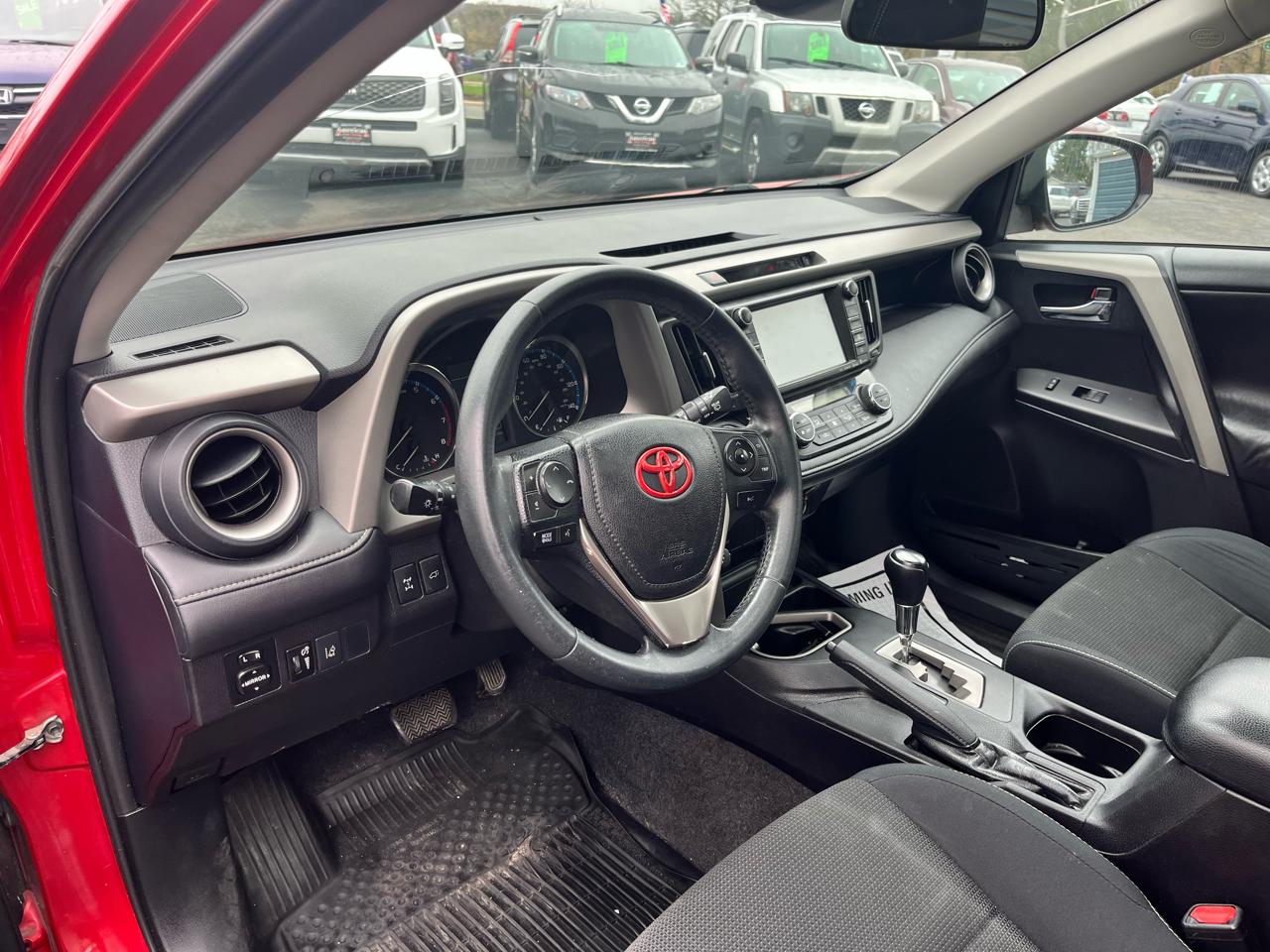 Toyota RAV4 AWD 4dr XLE (Natl) 2016