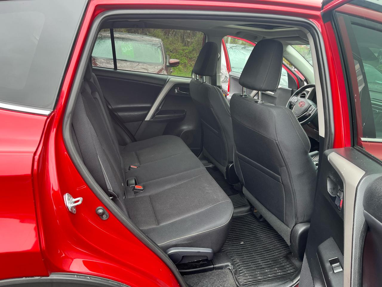 Toyota RAV4 AWD 4dr XLE (Natl) 2016