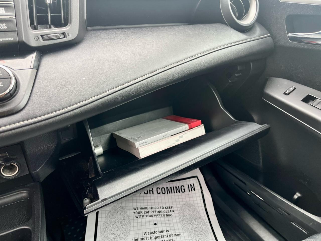 Toyota RAV4 AWD 4dr XLE (Natl) 2016