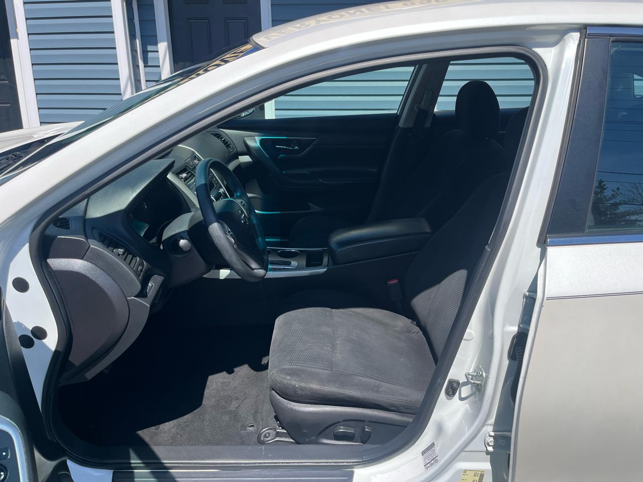 Nissan Altima 4dr Sdn I4 2.5 2015