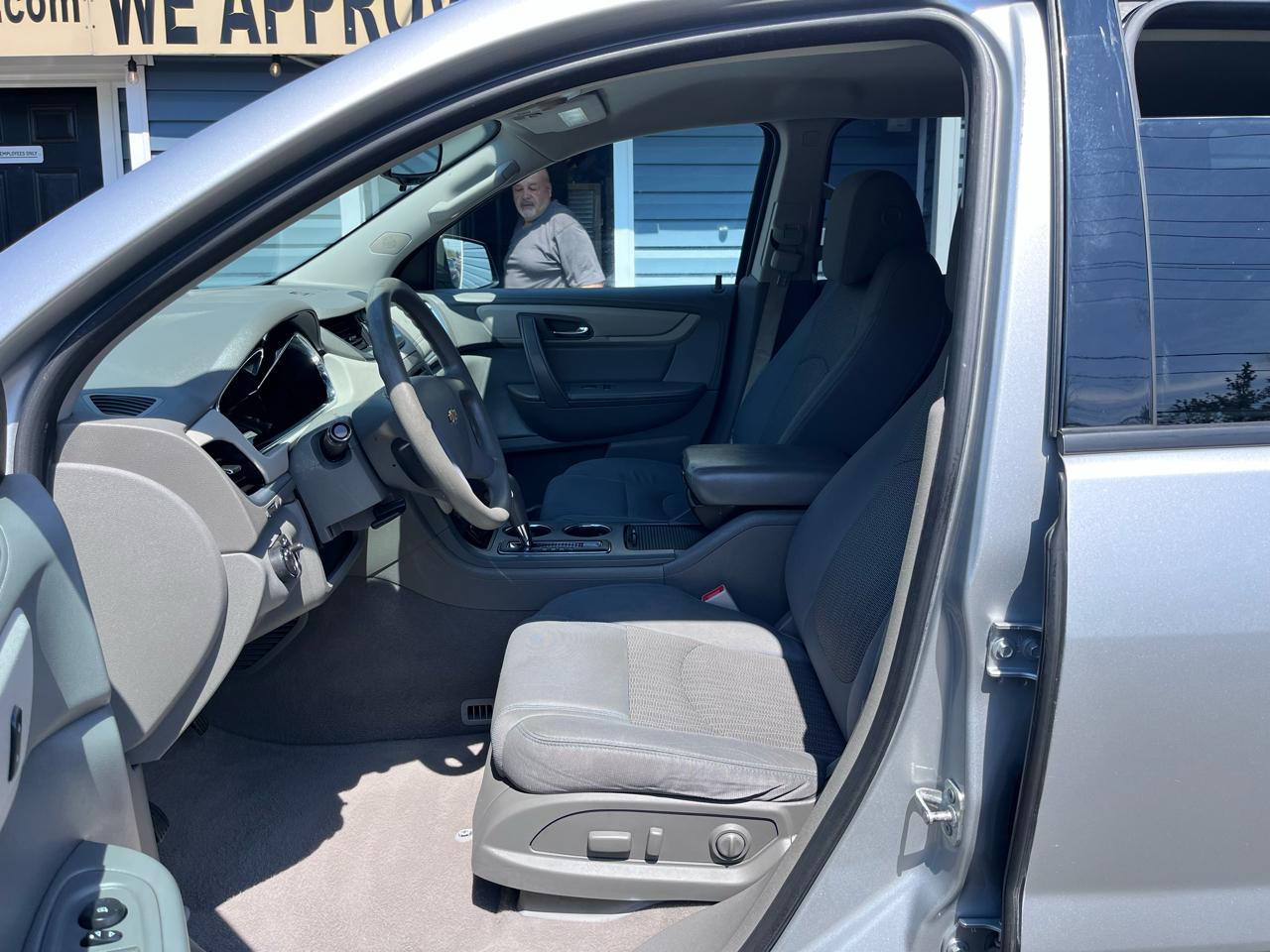 Chevrolet Traverse FWD 4dr LS w/1LS 2017