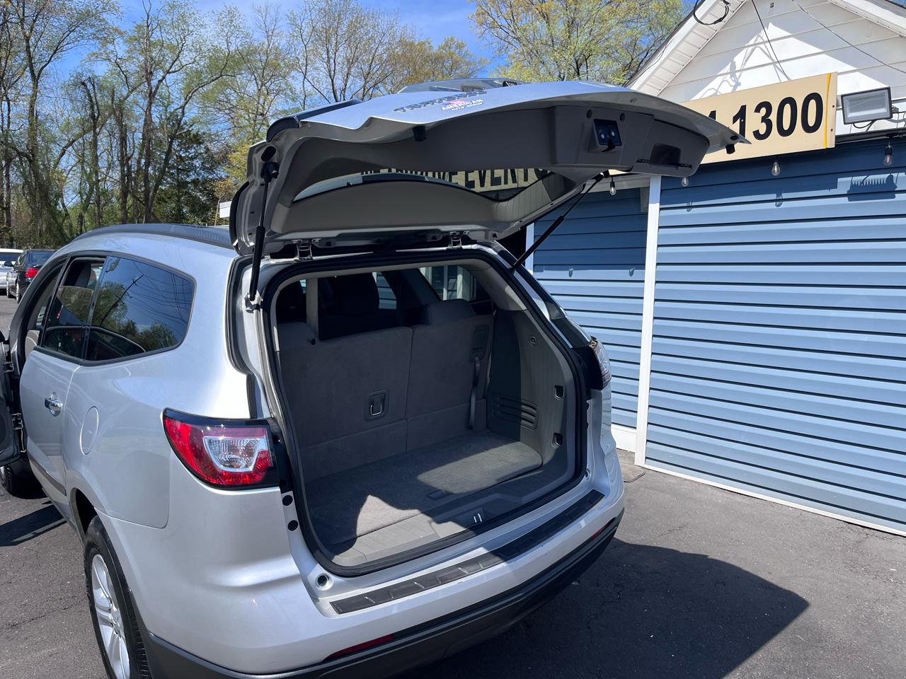 Chevrolet Traverse FWD 4dr LS w/1LS 2017