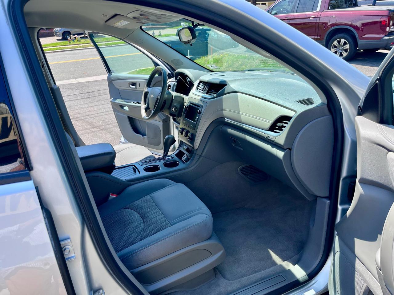 Chevrolet Traverse FWD 4dr LS w/1LS 2017