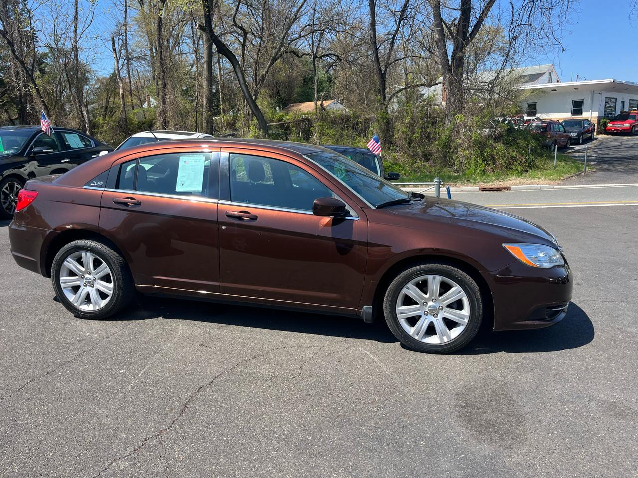 Chrysler 200 4dr Sdn Touring 2012
