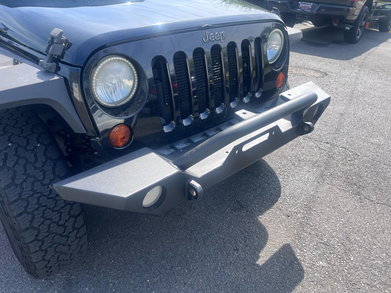 Jeep Wrangler 4WD 2dr Sahara 2013