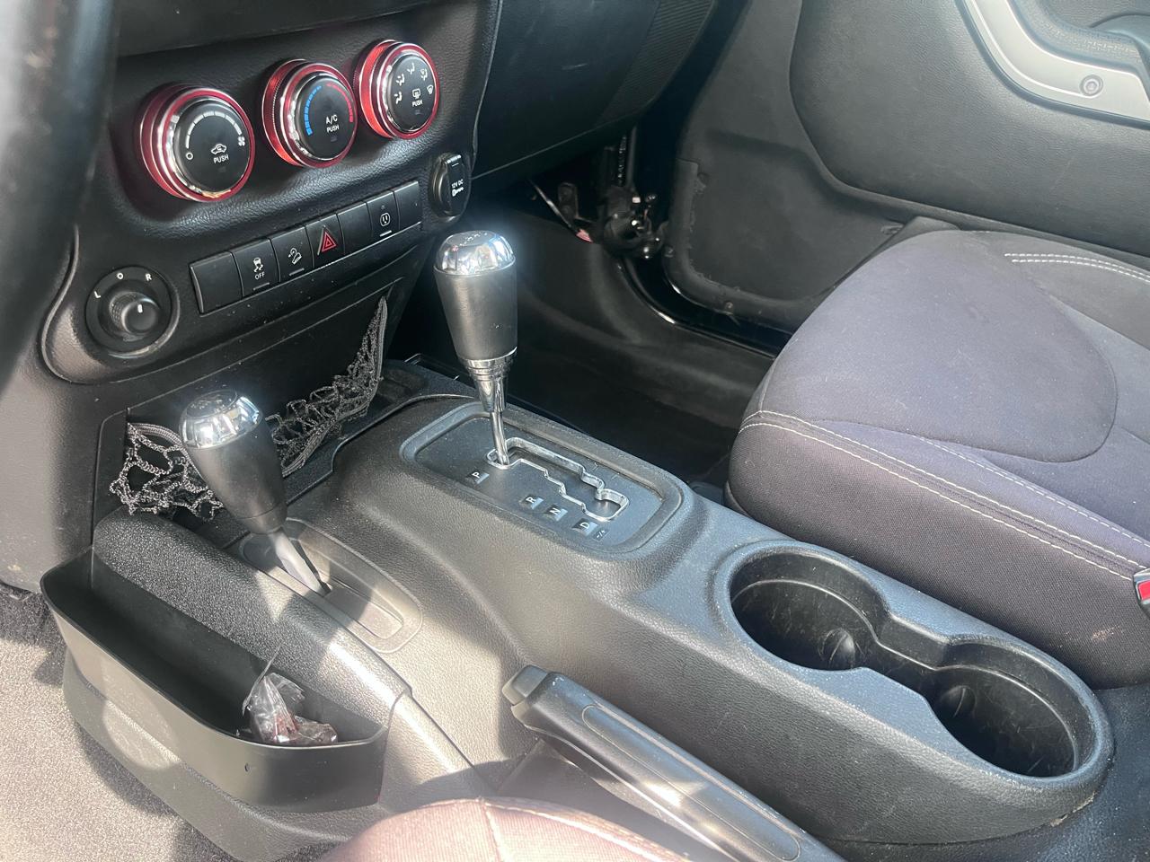 Jeep Wrangler 4WD 2dr Sahara 2013