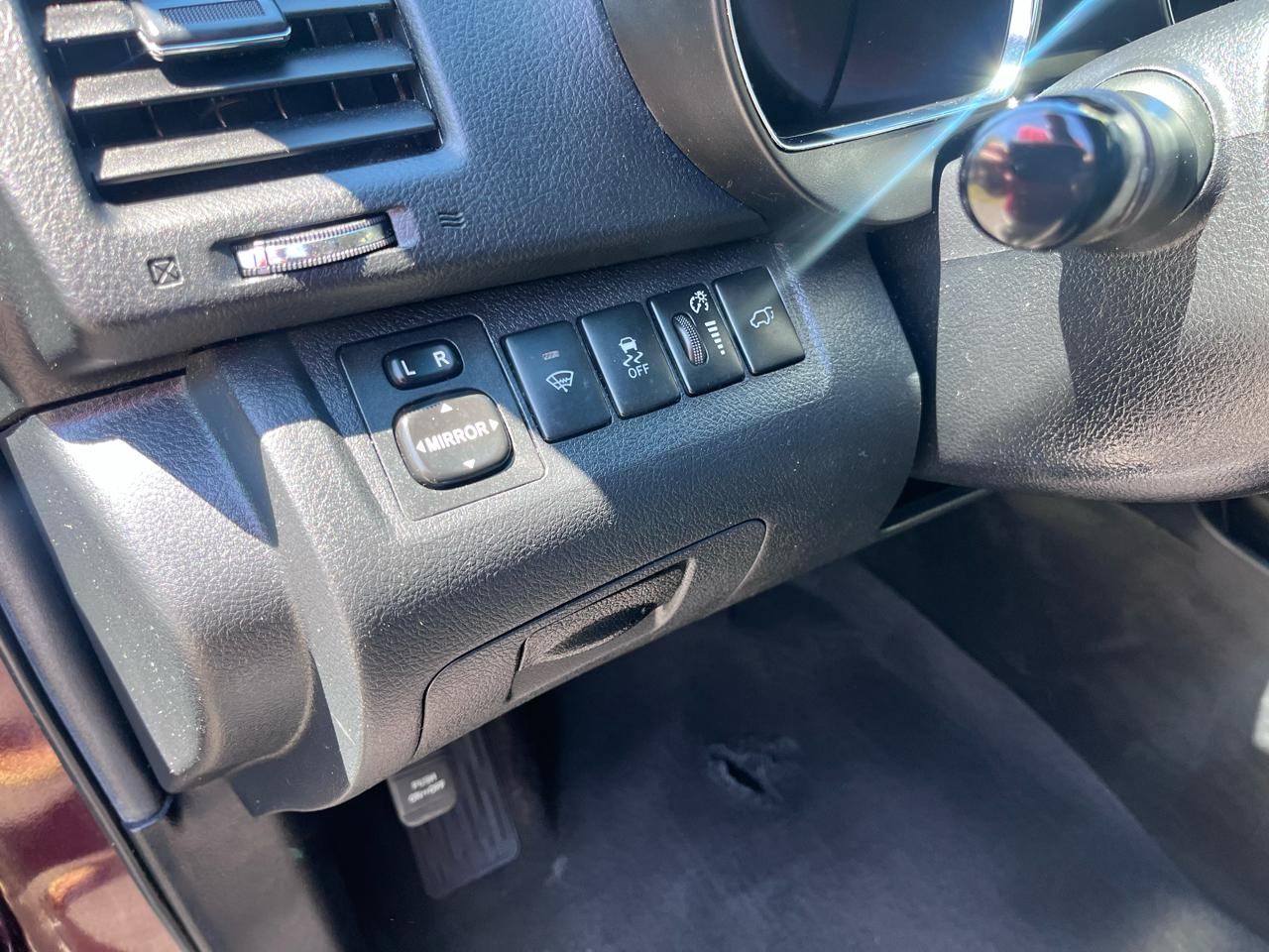 Toyota Highlander 4WD 4dr V6 SE (Natl) 2011