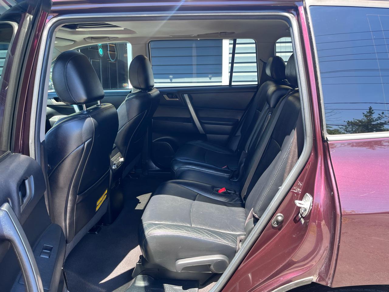 Toyota Highlander 4WD 4dr V6 SE (Natl) 2011