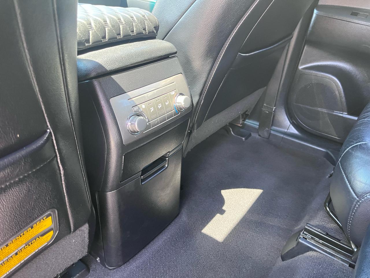 Toyota Highlander 4WD 4dr V6 SE (Natl) 2011