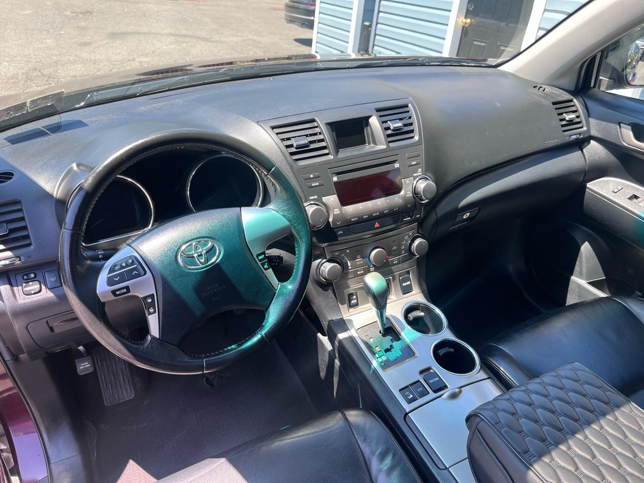 Toyota Highlander 4WD 4dr V6 SE (Natl) 2011