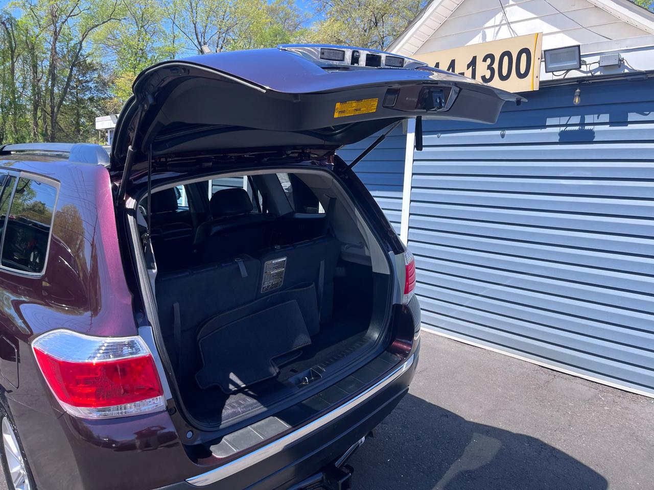 Toyota Highlander 4WD 4dr V6 SE (Natl) 2011