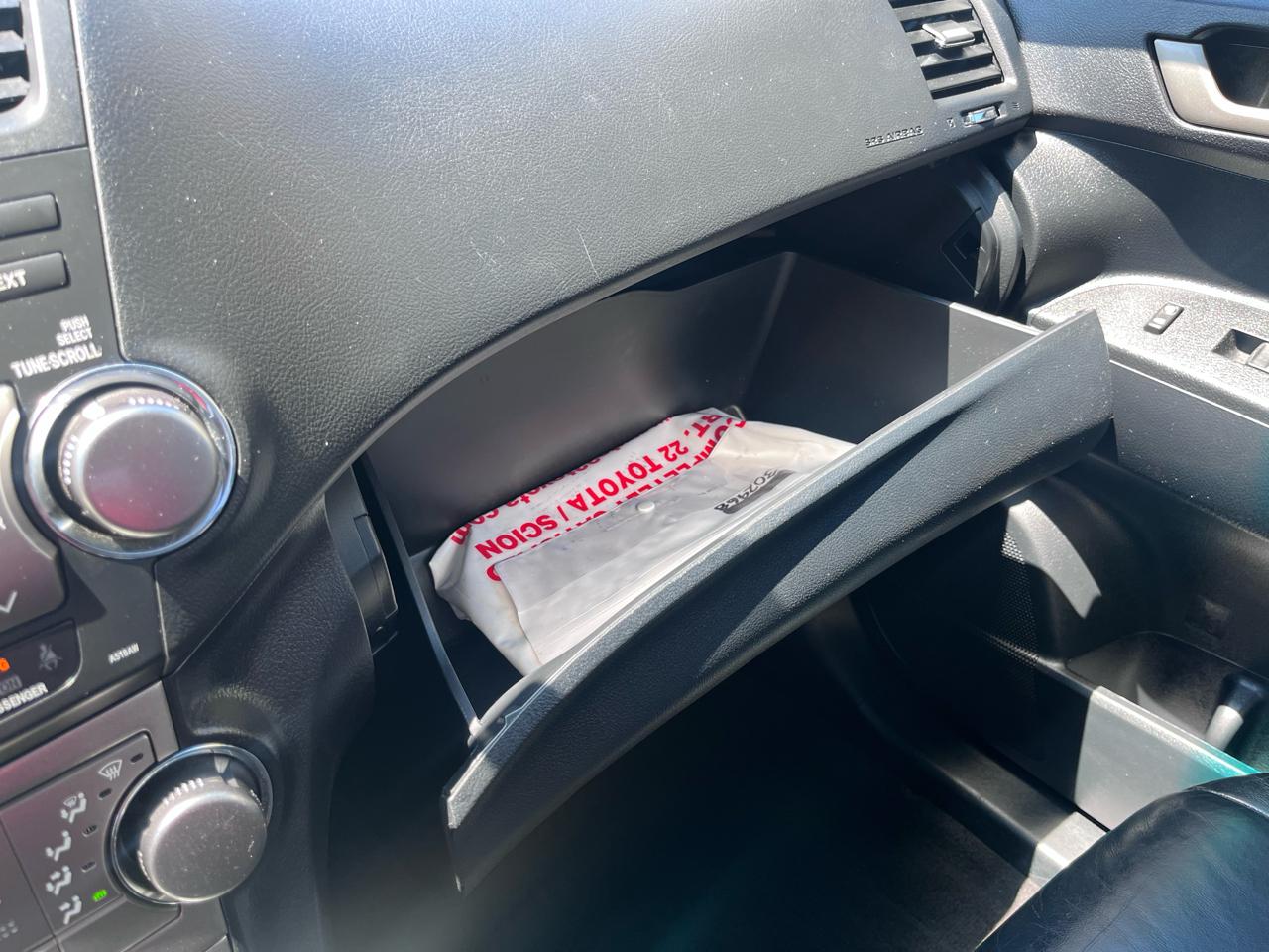 Toyota Highlander 4WD 4dr V6 SE (Natl) 2011