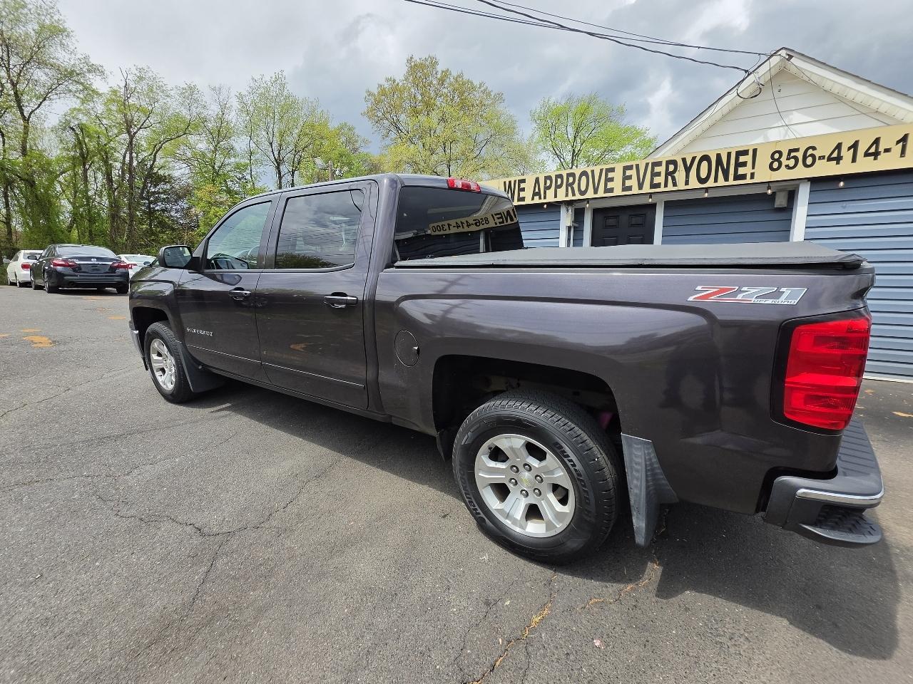 Chevrolet Silverado 1500 4WD Crew Cab 143.5" LT w/2LT 2015