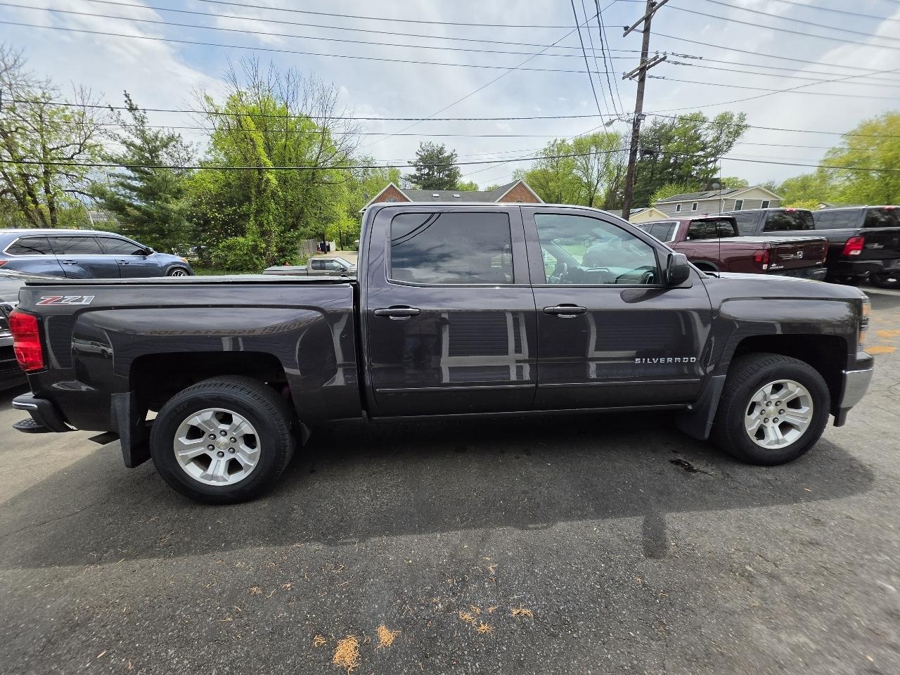 Chevrolet Silverado 1500 4WD Crew Cab 143.5" LT w/2LT 2015