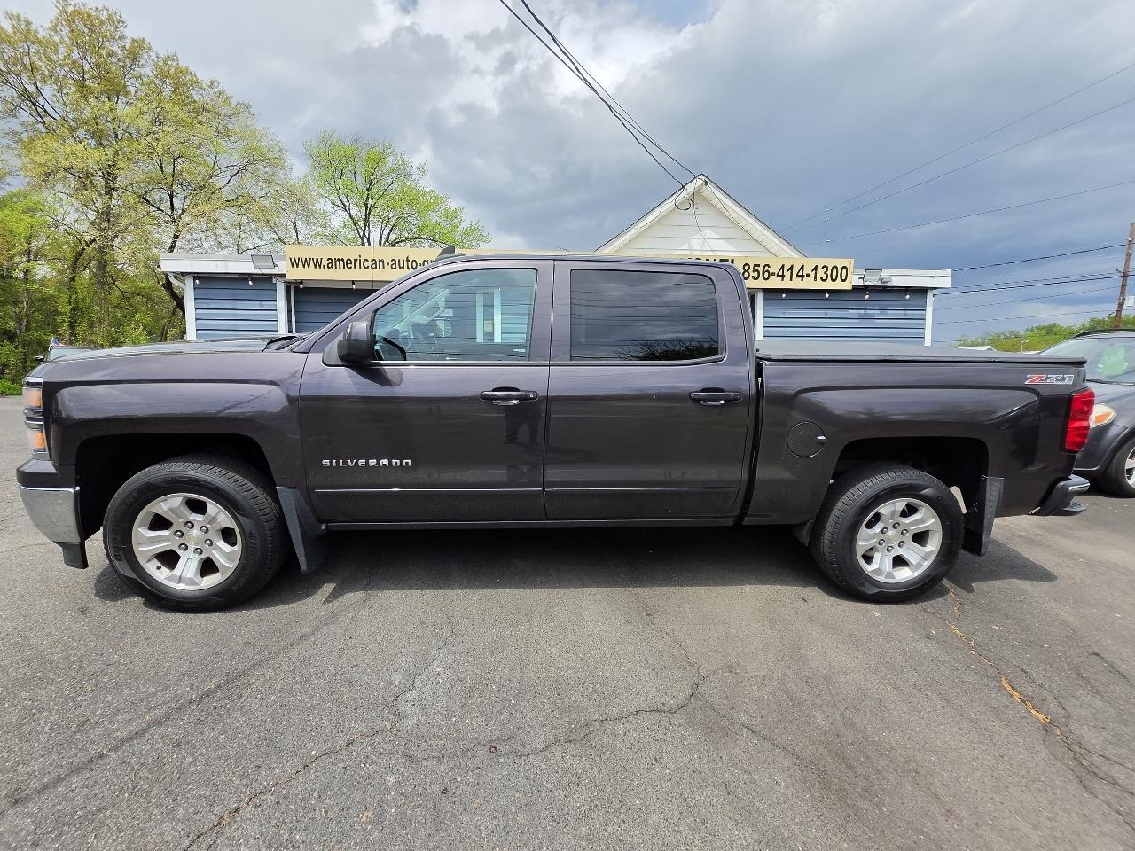 Chevrolet Silverado 1500 4WD Crew Cab 143.5" LT w/2LT 2015