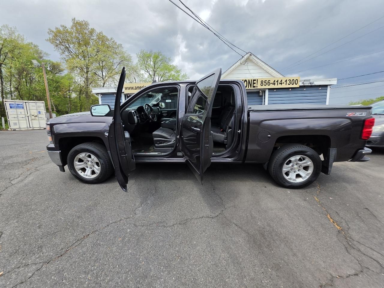 Chevrolet Silverado 1500 4WD Crew Cab 143.5" LT w/2LT 2015