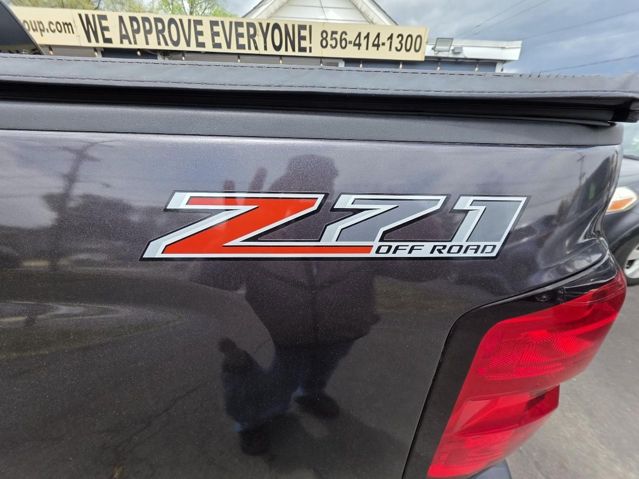 Chevrolet Silverado 1500 4WD Crew Cab 143.5" LT w/2LT 2015