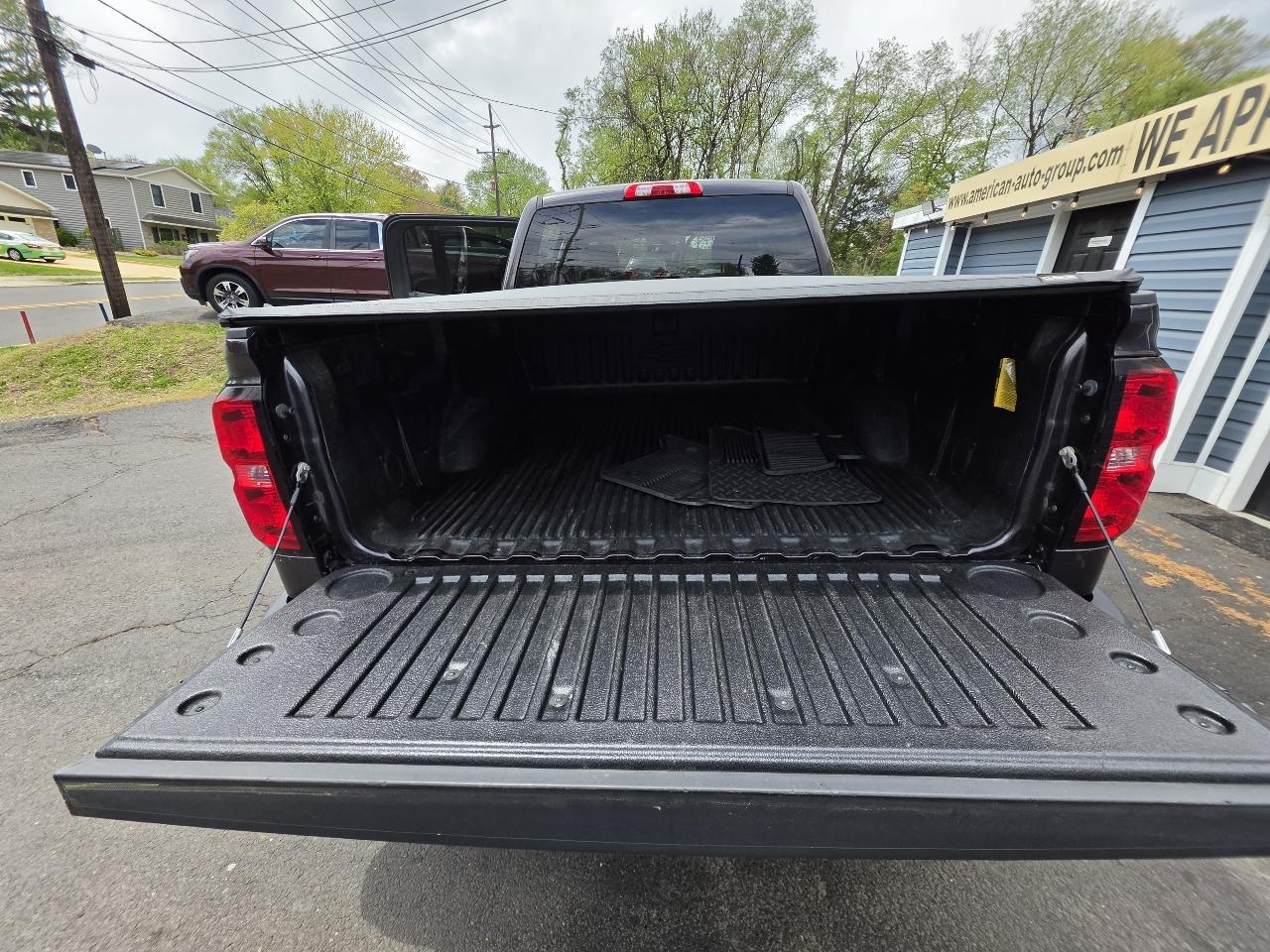 Chevrolet Silverado 1500 4WD Crew Cab 143.5" LT w/2LT 2015