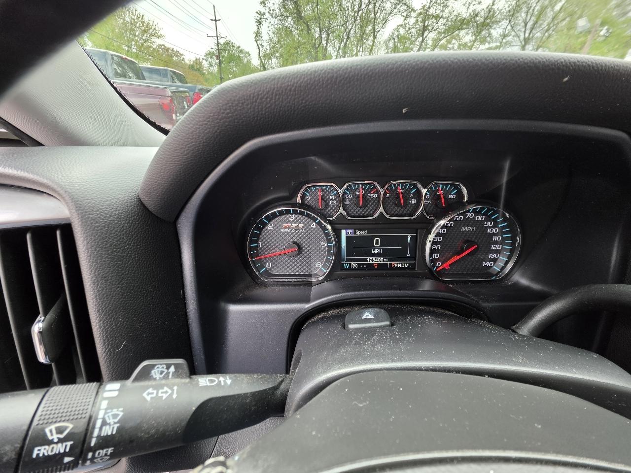 Chevrolet Silverado 1500 4WD Crew Cab 143.5" LT w/2LT 2015