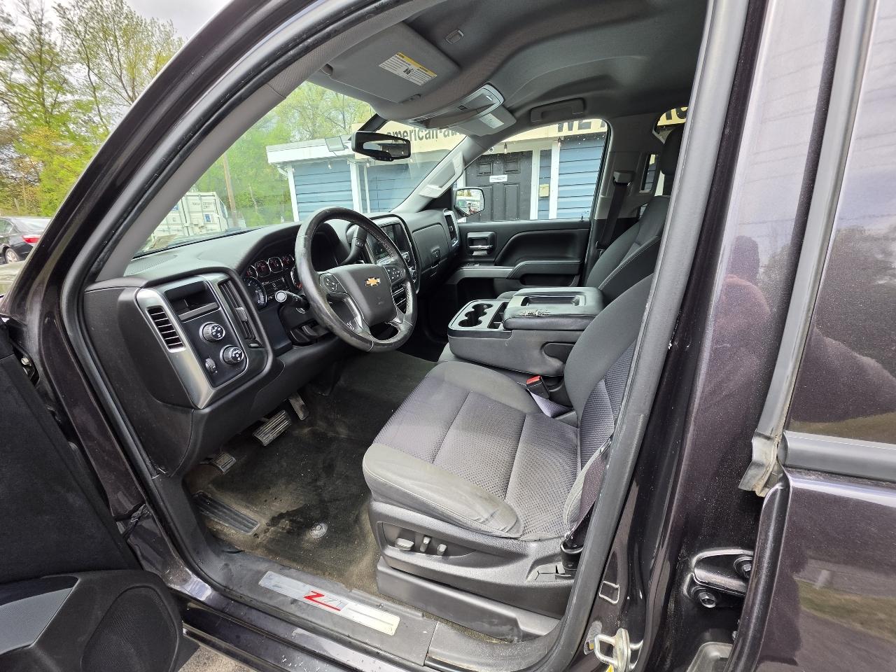 Chevrolet Silverado 1500 4WD Crew Cab 143.5" LT w/2LT 2015