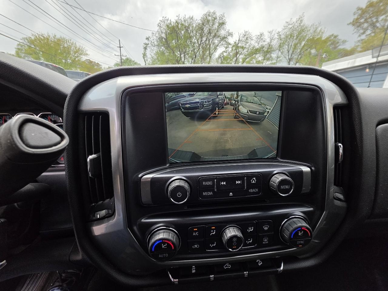 Chevrolet Silverado 1500 4WD Crew Cab 143.5" LT w/2LT 2015