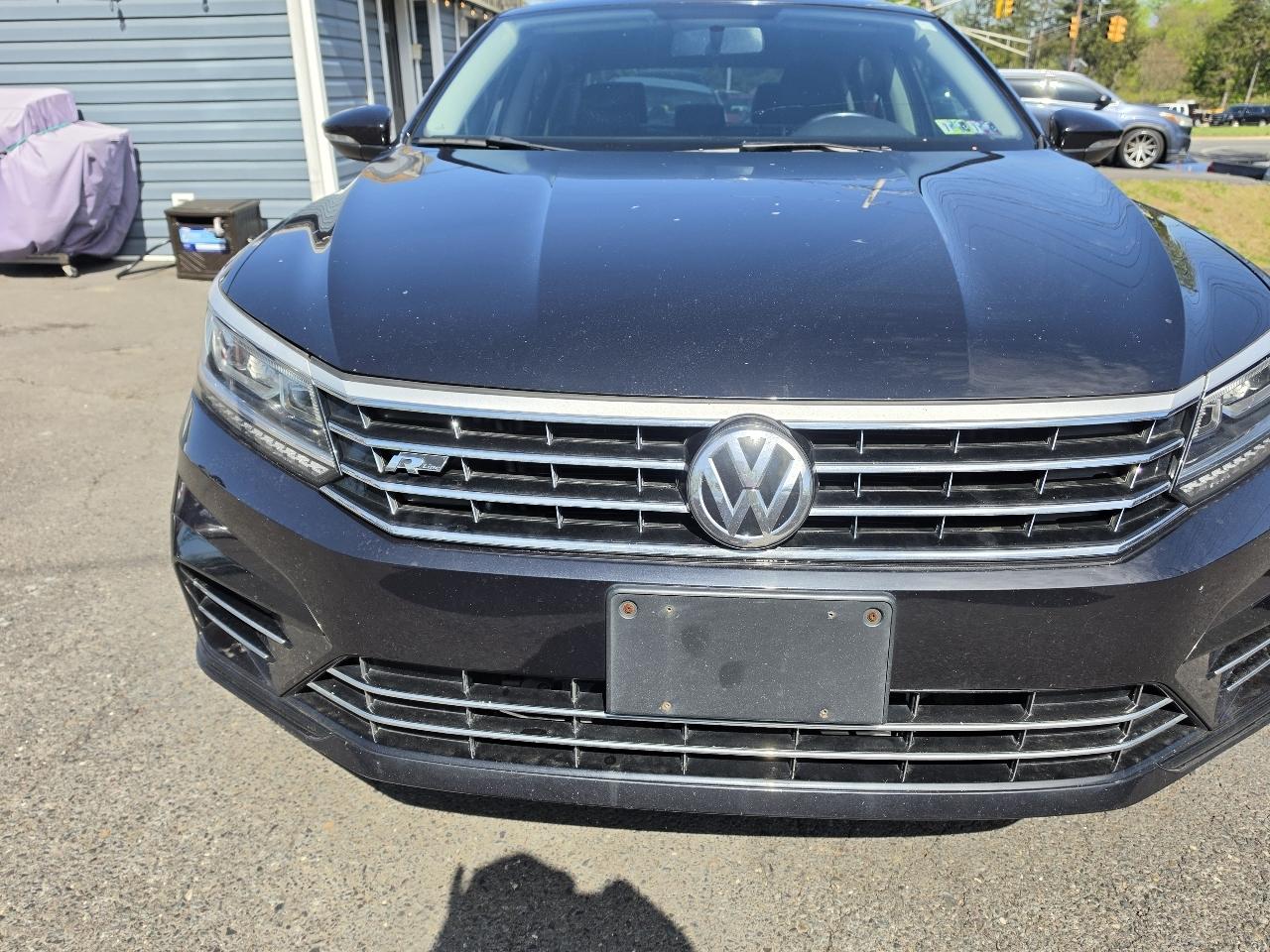 Volkswagen Passat R-Line w/Comfort Pkg Auto 2017