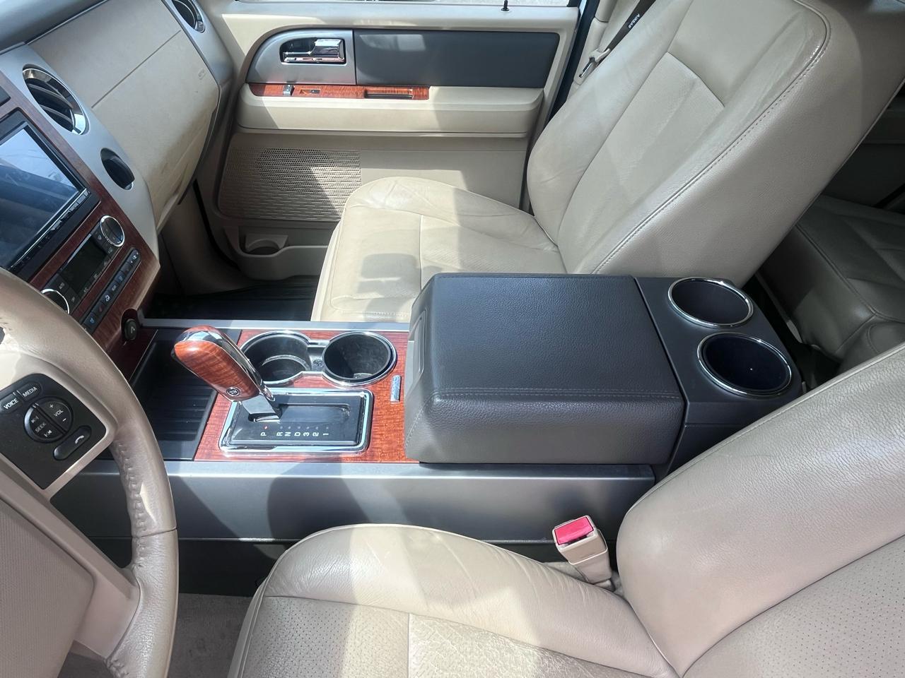 Ford Expedition 4WD 4dr Eddie Bauer 2010