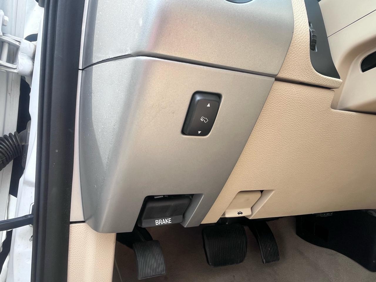 Ford Expedition 4WD 4dr Eddie Bauer 2010