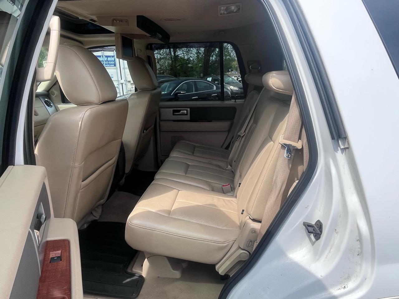 Ford Expedition 4WD 4dr Eddie Bauer 2010