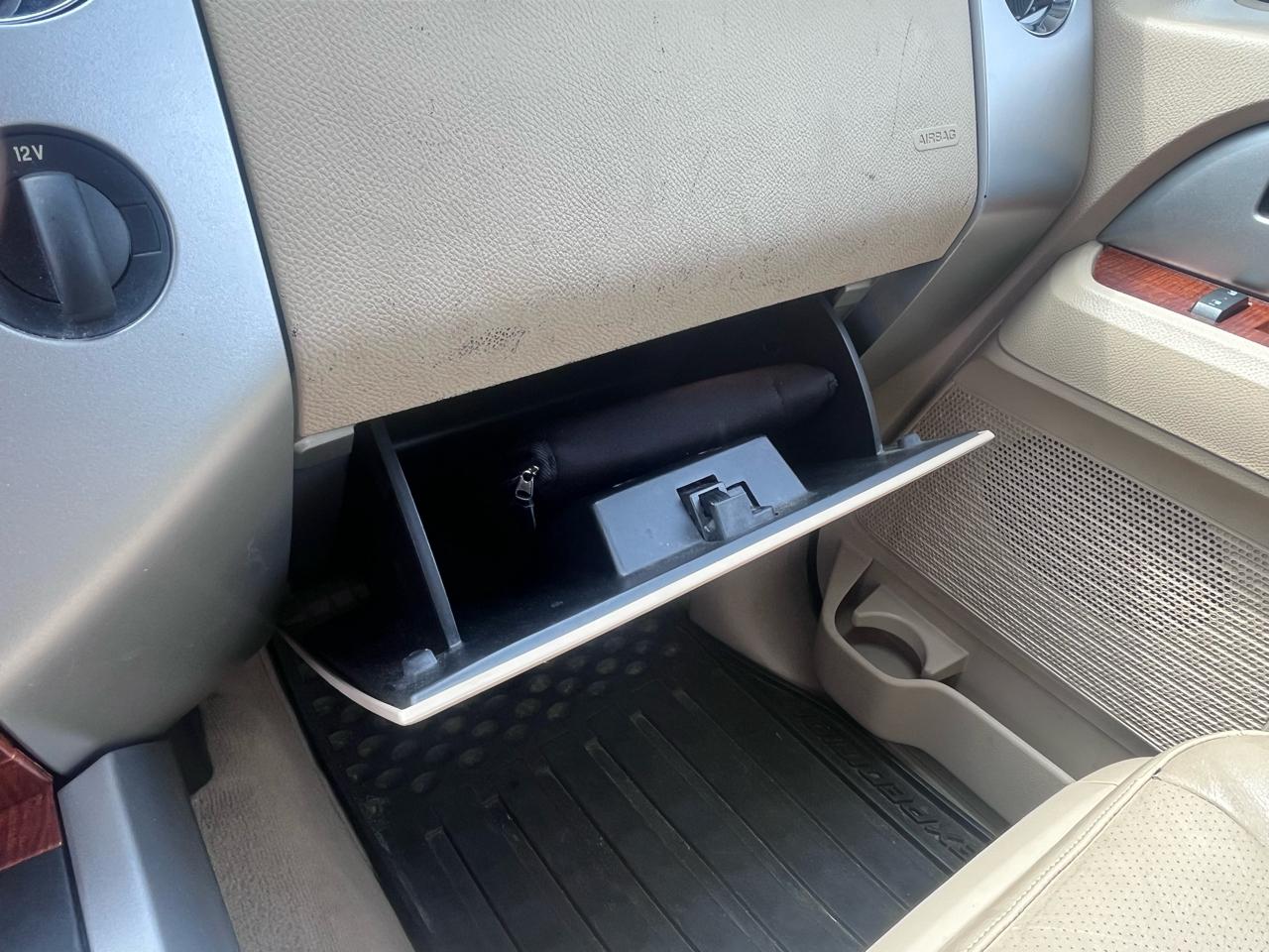 Ford Expedition 4WD 4dr Eddie Bauer 2010