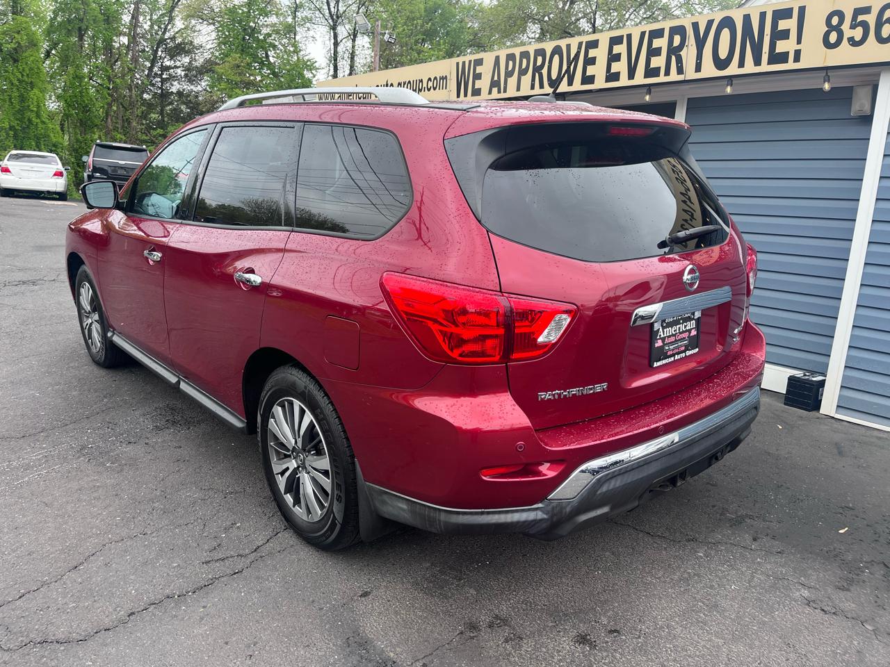 Nissan Pathfinder 4x4 SL 2017