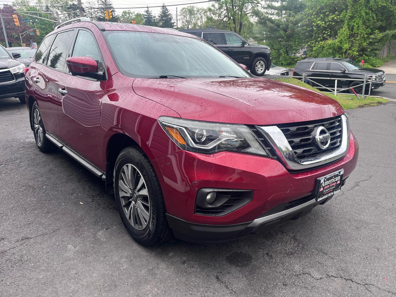 Nissan Pathfinder 4x4 SL 2017